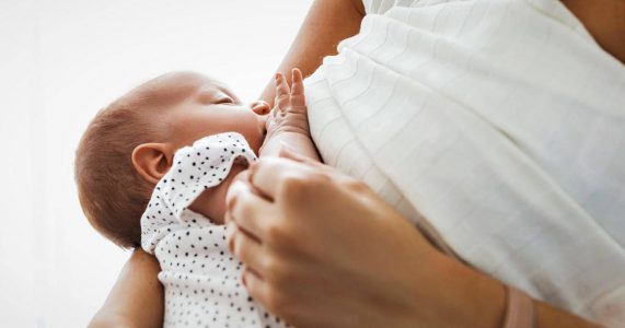 Mẹ tiêm vaccine ngừa COVID -19 có thể truyền kháng thể cho con qua sữa 32